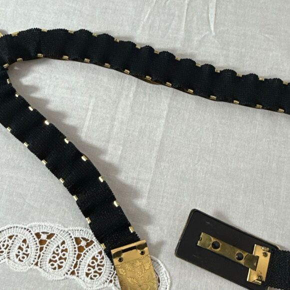 Vintage Embossed Brass Coin Belt – Floral Etched Metal with Elastic Back - Picture 9 of 16